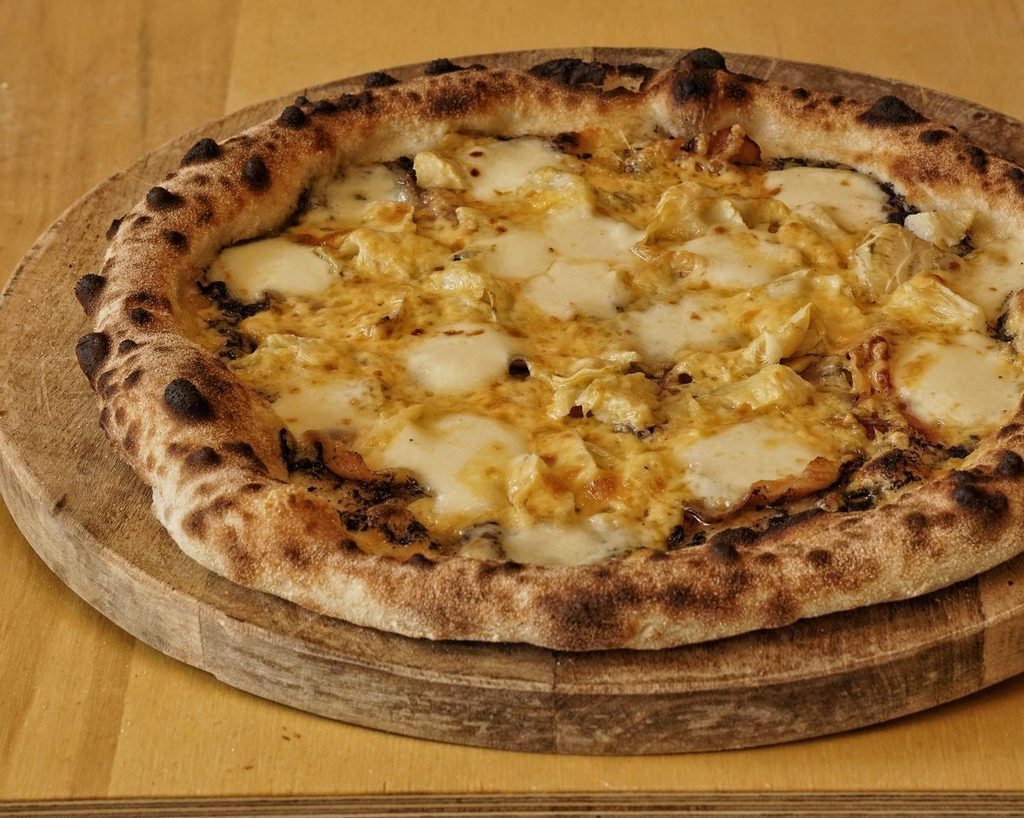 Pizza z karczochami
