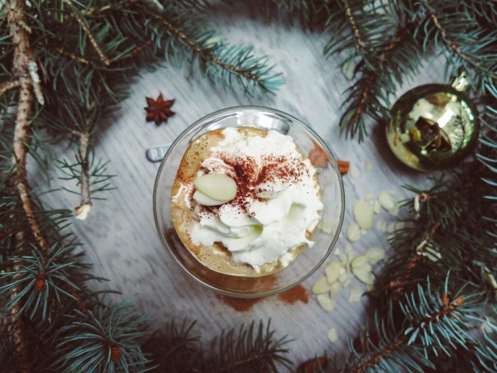Eggnog – co to jest i jak go zrobić na święta