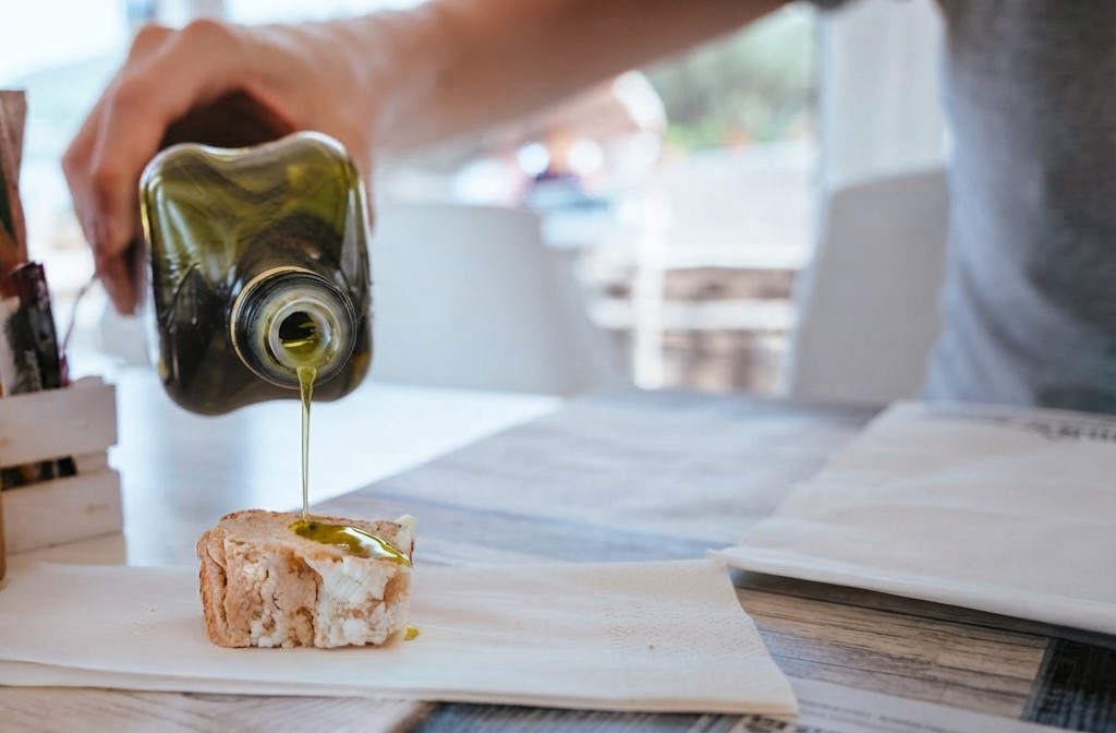 Oliwa z oliwek extra vitgin w ciemnej butelce